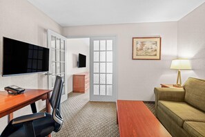 Suite, 1 cama de matrimonio grande, no fumadores | Escritorio, tabla de planchar con plancha, wifi gratis y ropa de cama