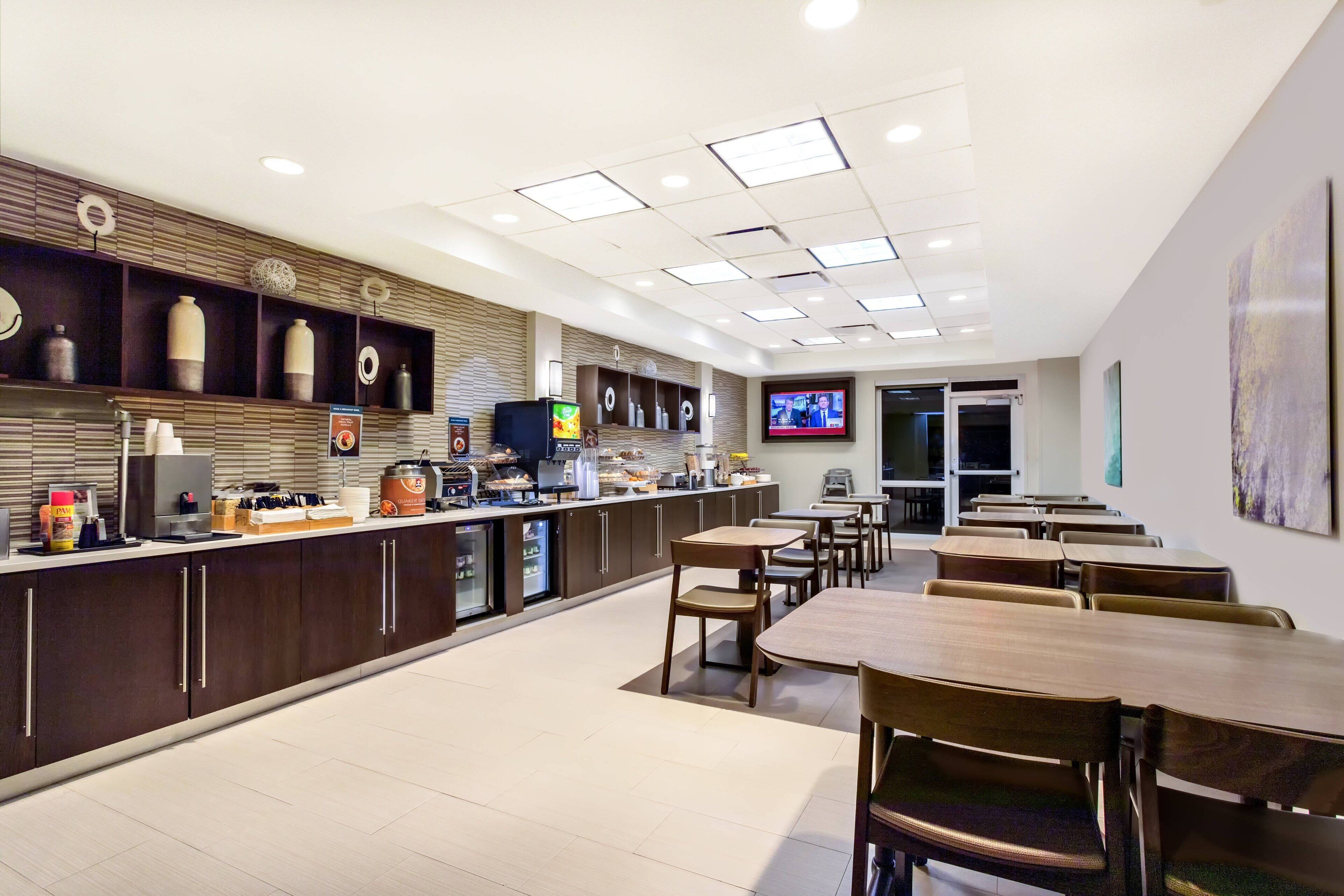 Free daily continental breakfast