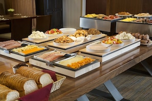 Free daily buffet breakfast