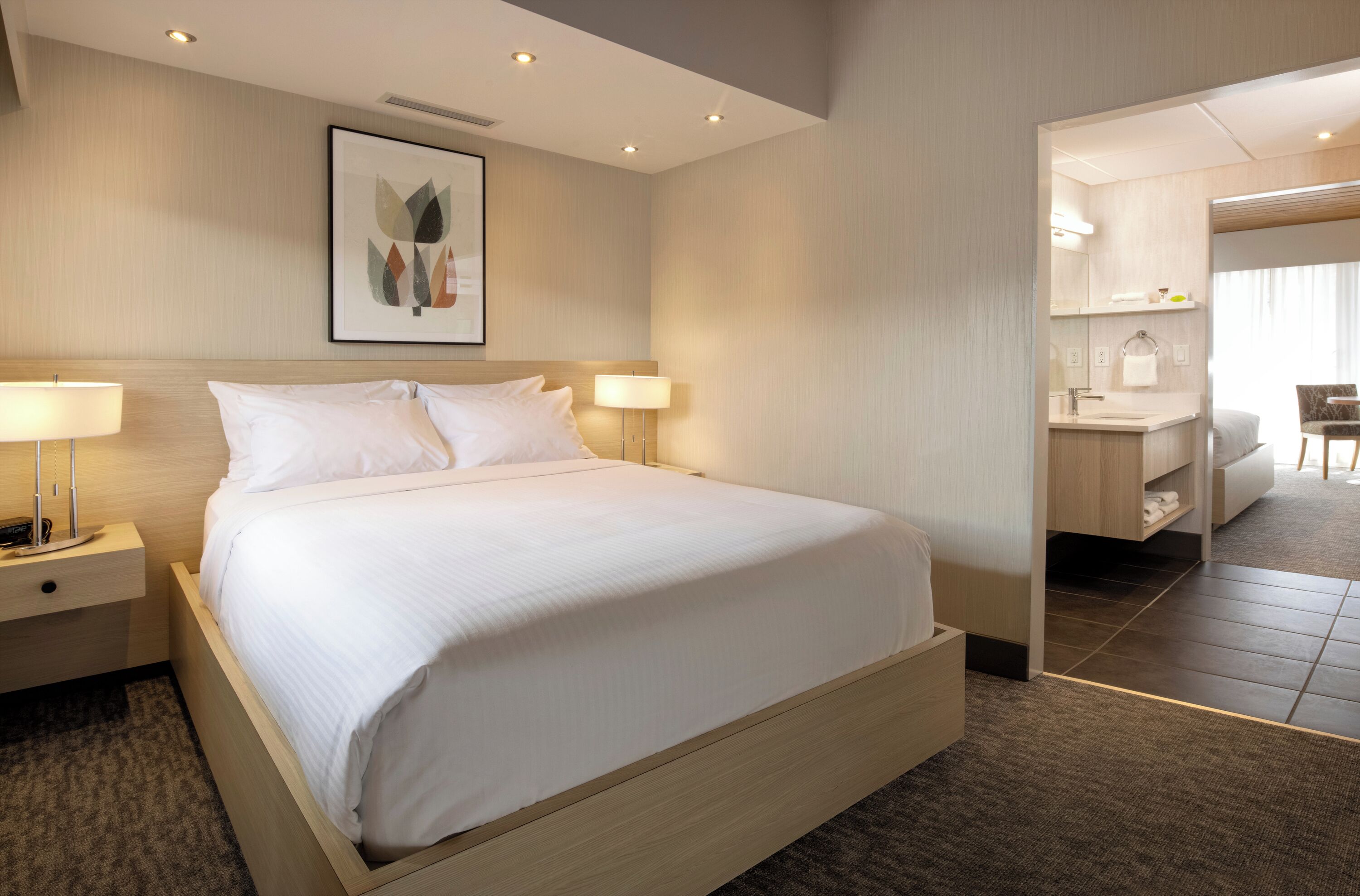 Premium Room (2 Queen beds with bath)