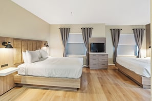 Hypo-allergenic bedding, in-room safe, blackout curtains - Hawthorn Suites by Wyndham Rancho Cordova/Folsom (Rancho Cordova)