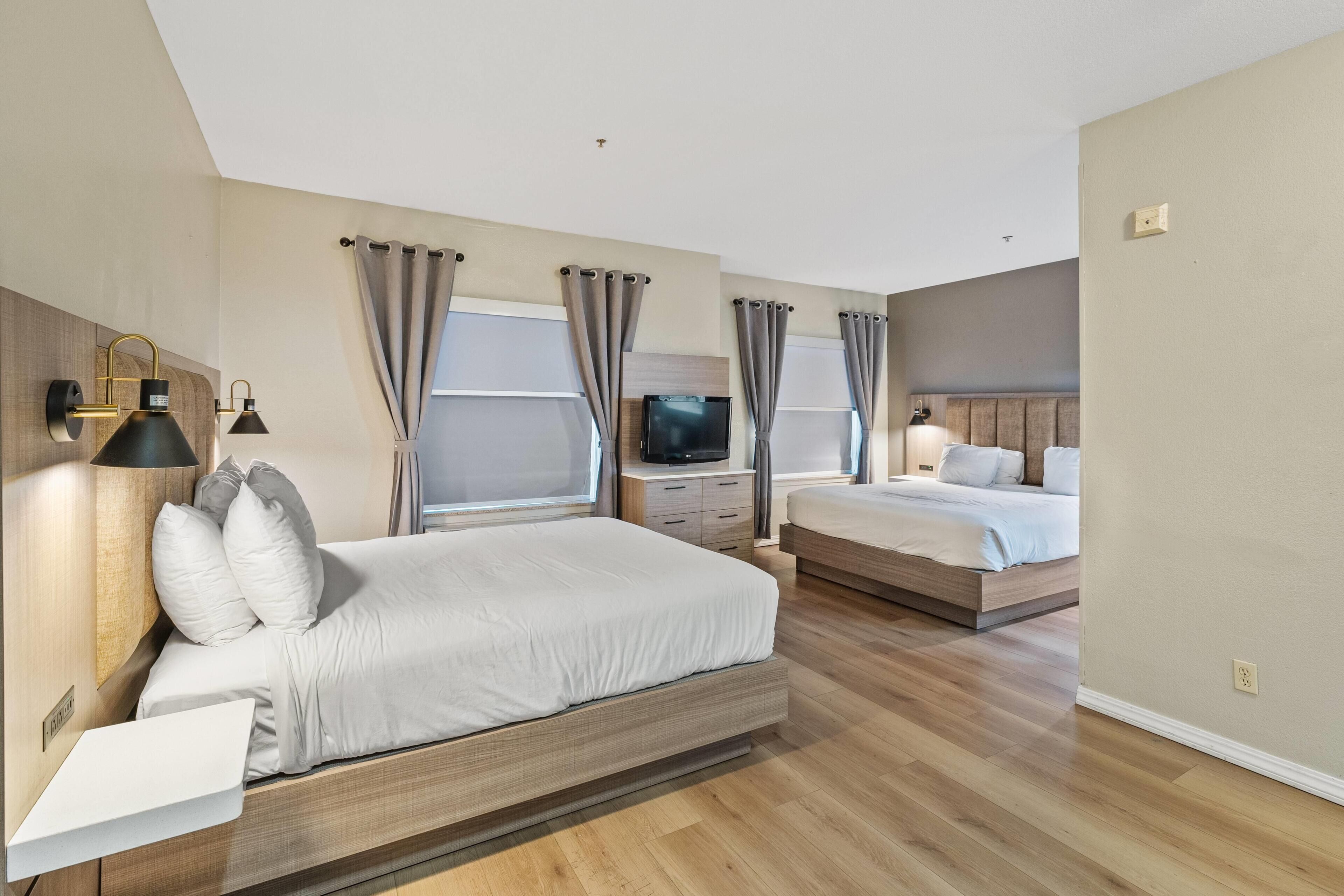 Suite, Multiple Beds, Non Smoking