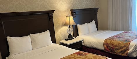 Premium bedding, desk, iron/ironing board, free WiFi