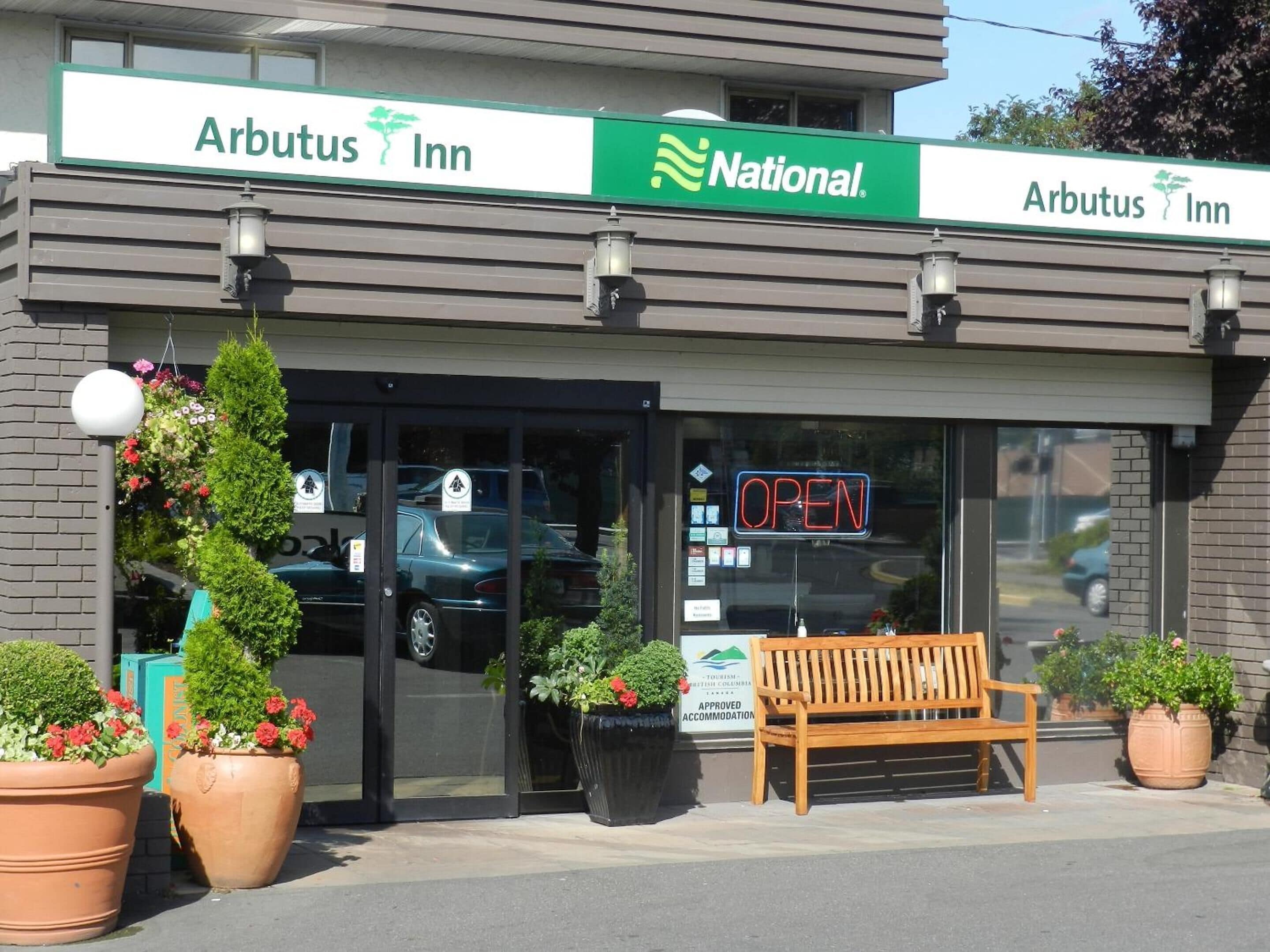 Photo - Arbutus Inn