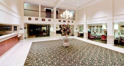 Hawthorn Suites by Wyndham Louisville East