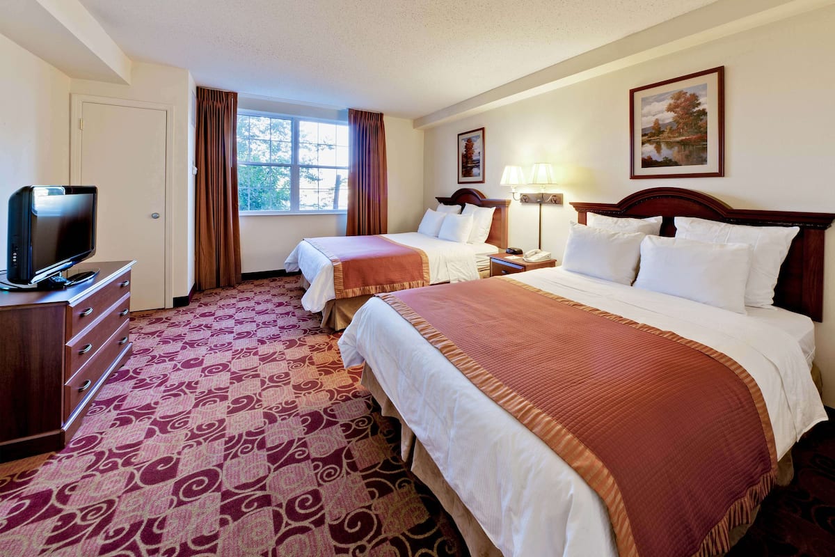 1 bedroom, premium bedding, pillow-top beds, in-room safe