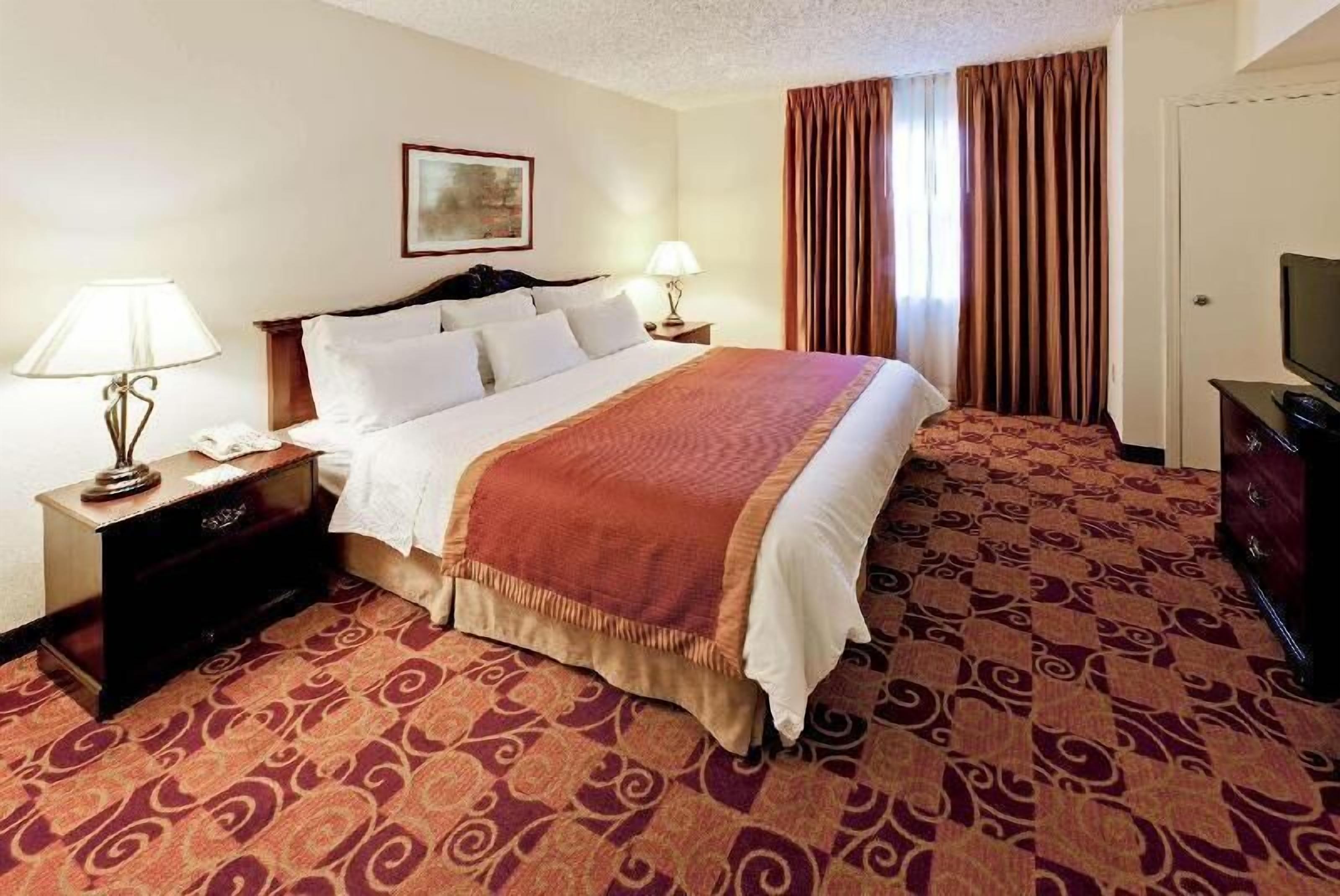 1 bedroom, premium bedding, pillow-top beds, in-room safe
