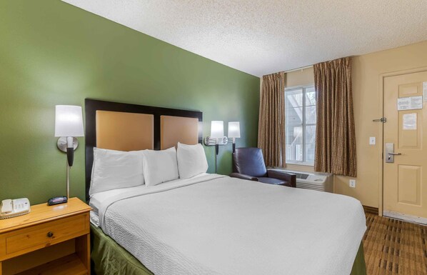 Studio | Desk, iron/ironing board, free WiFi, bed sheets