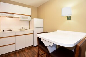 Studio | Desk, iron/ironing board, free WiFi, bed sheets