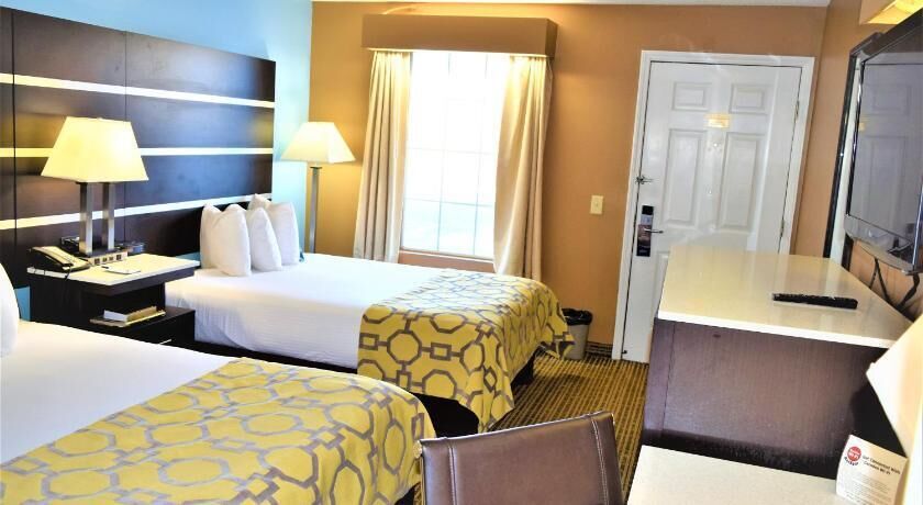Premium bedding, down duvets, desk, blackout curtains