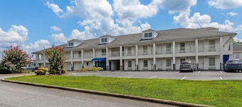 Baymont by Wyndham Forest City