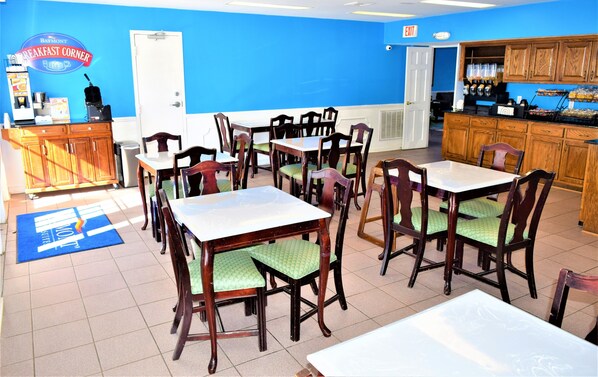 Free daily continental breakfast 