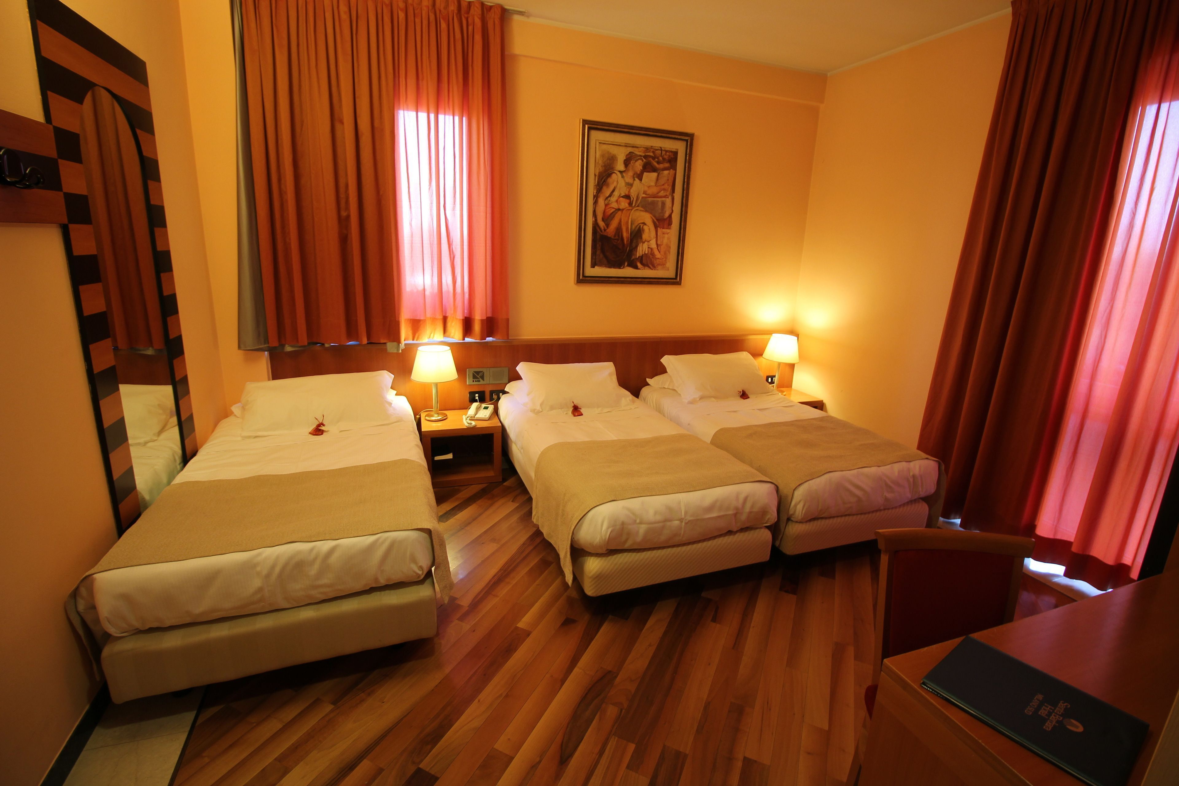 Hypo-allergenic bedding, minibar, in-room safe, desk