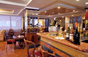 Bar (in der Unterkunft)