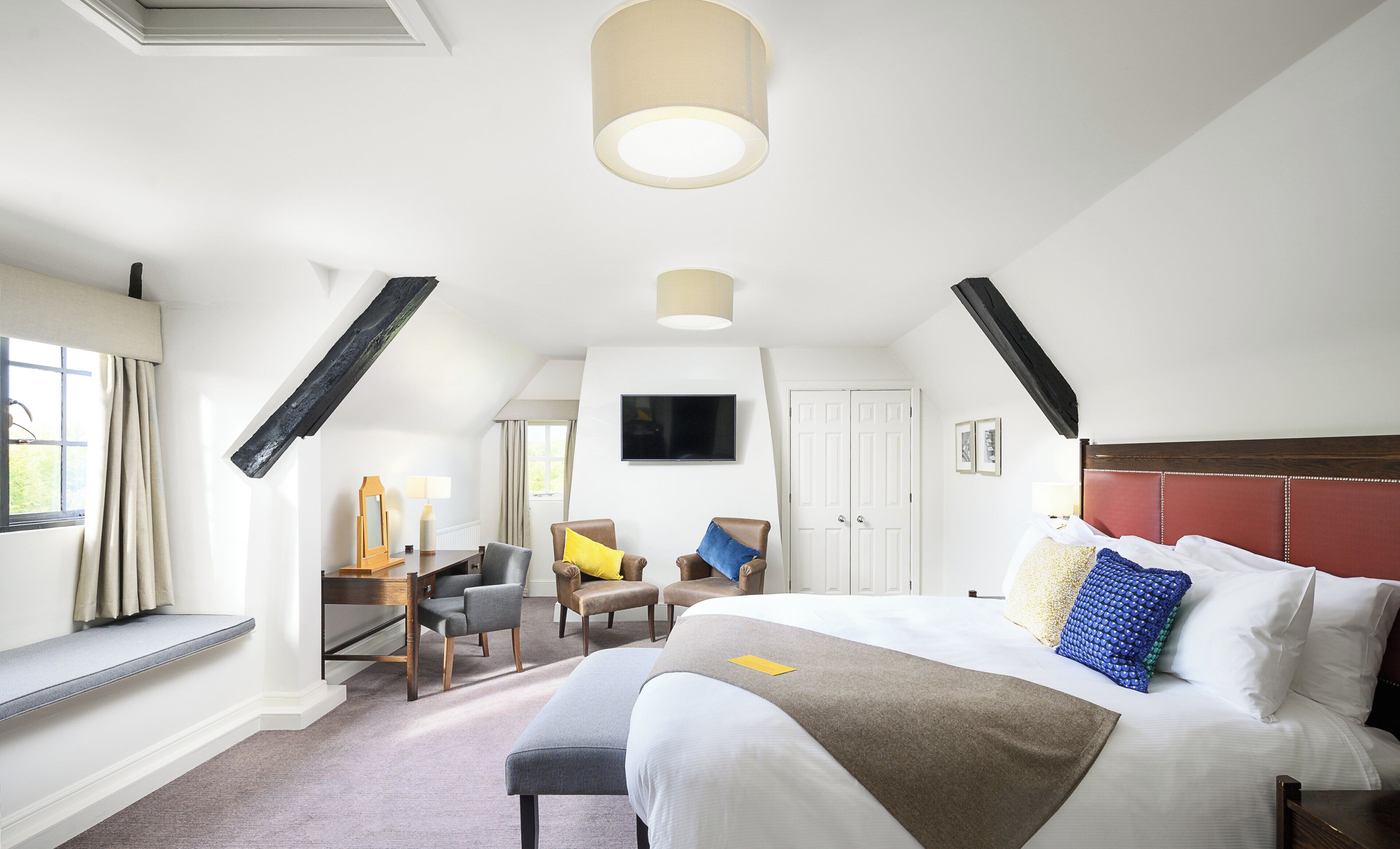 Premium Room, 1 King Bed, Garden View | In-room safe, desk, iron/ironing board, cribs/infant beds