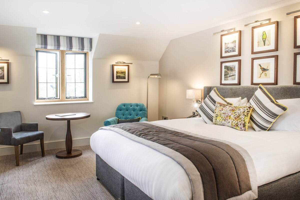 In-room safe, desk, iron/ironing board, cots/infant beds