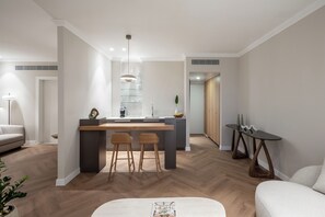Executive Studio Suite | Living area | TV, pay movies - Leonardo Hotel Negev (Beersheba)