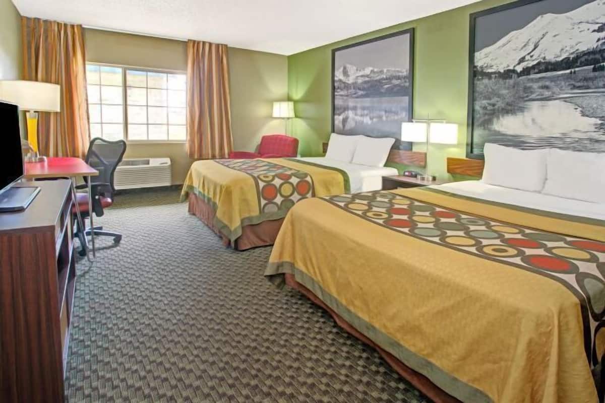 Desk, blackout curtains, iron/ironing board, free WiFi