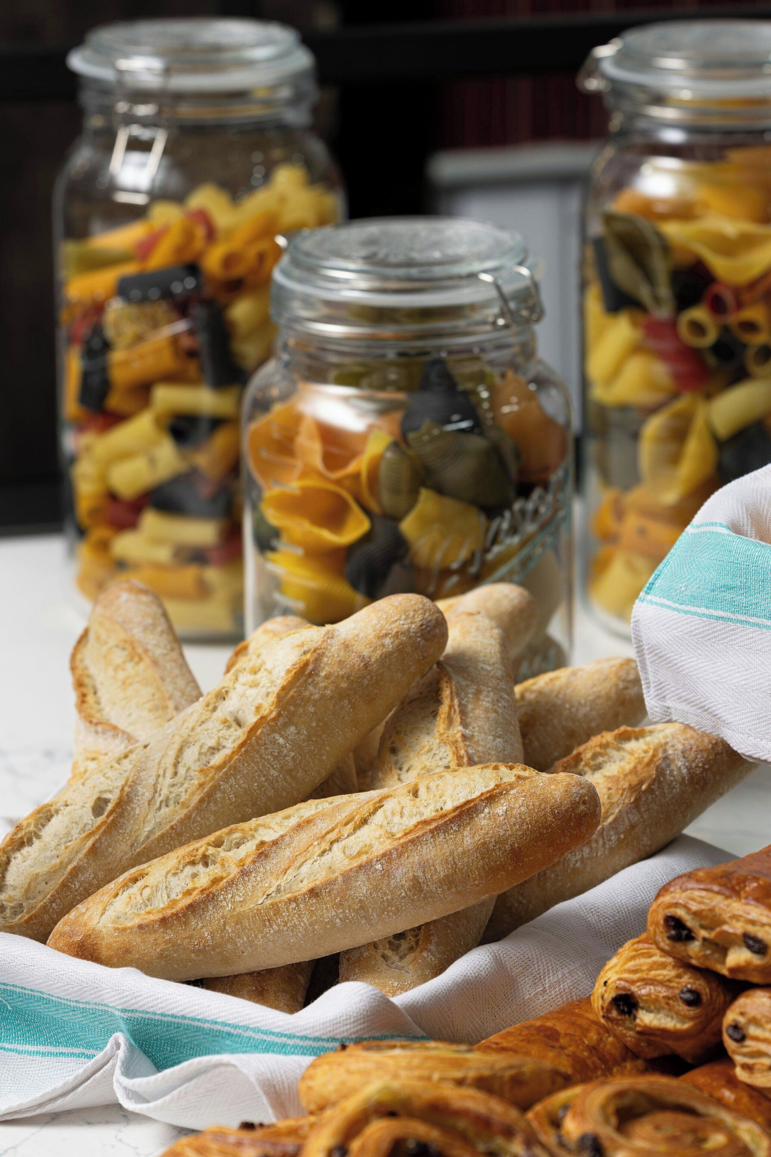 daily full breakfast (gbp 12.5 per person)