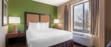 Estudio Deluxe, 1 cama Queen size y sofá cama, para no fumadores | Escritorio, tabla de planchar con plancha, wifi gratis y ropa de cama