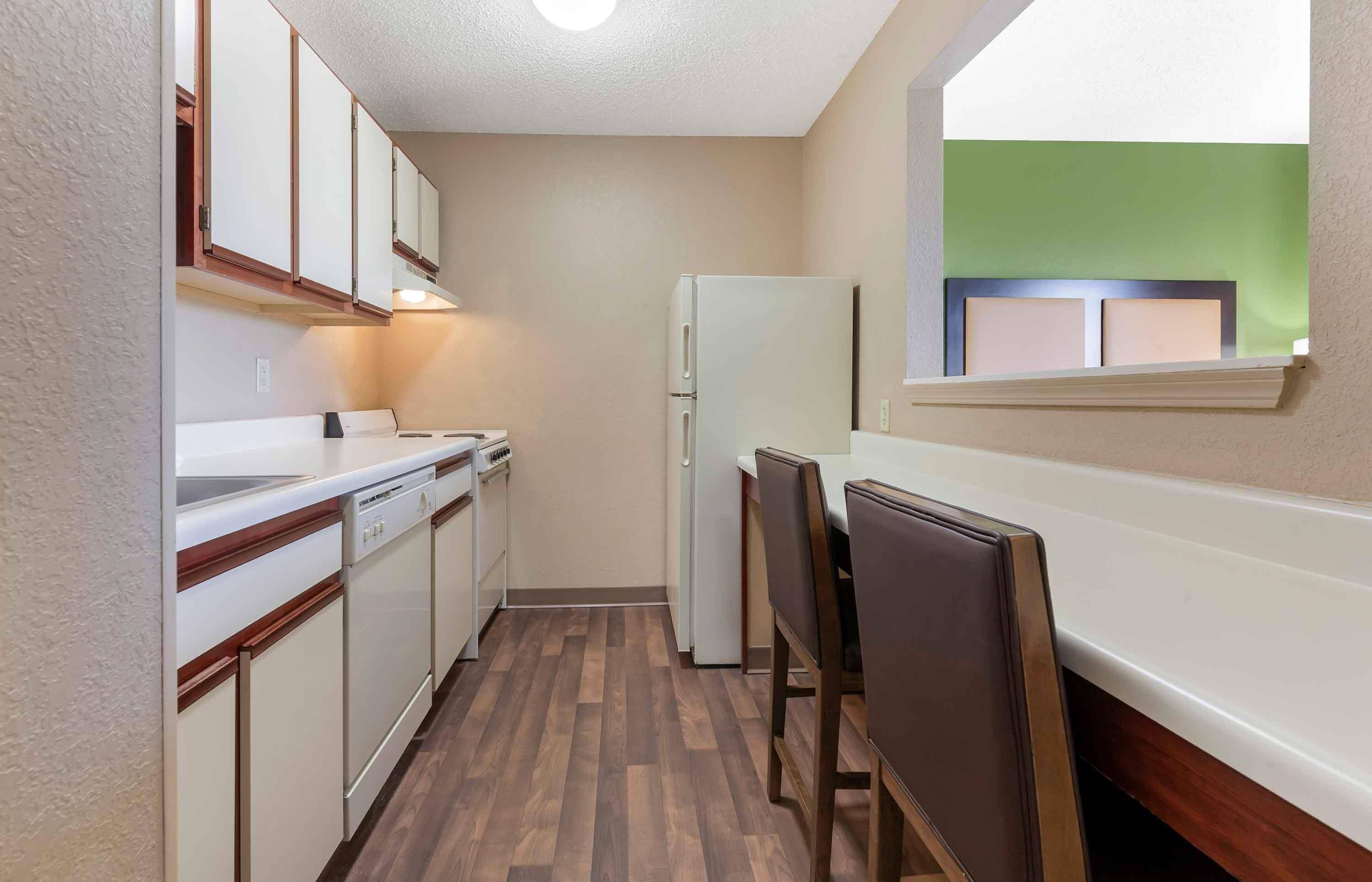 Studio Deluks, 1 Tempat Tidur Queen dengan tempat tidur Sofa, Bebas Asap Rokok | Dapur pribadi | Lemari es, microwave, dan kompor