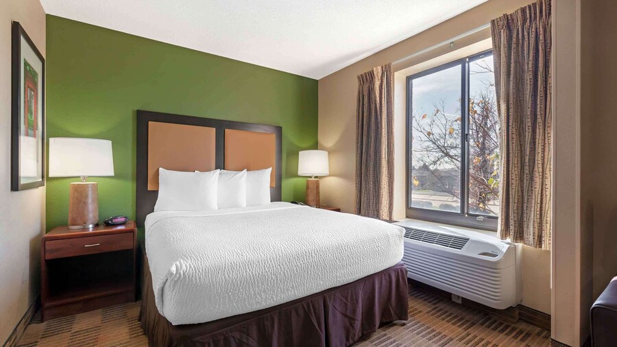 Extended Stay America Select Suites Rockford State Street