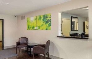 Lobby - Extended Stay America Suites Omaha West (Omaha)