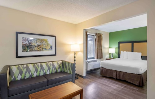 Extended Stay America Suites Omaha West