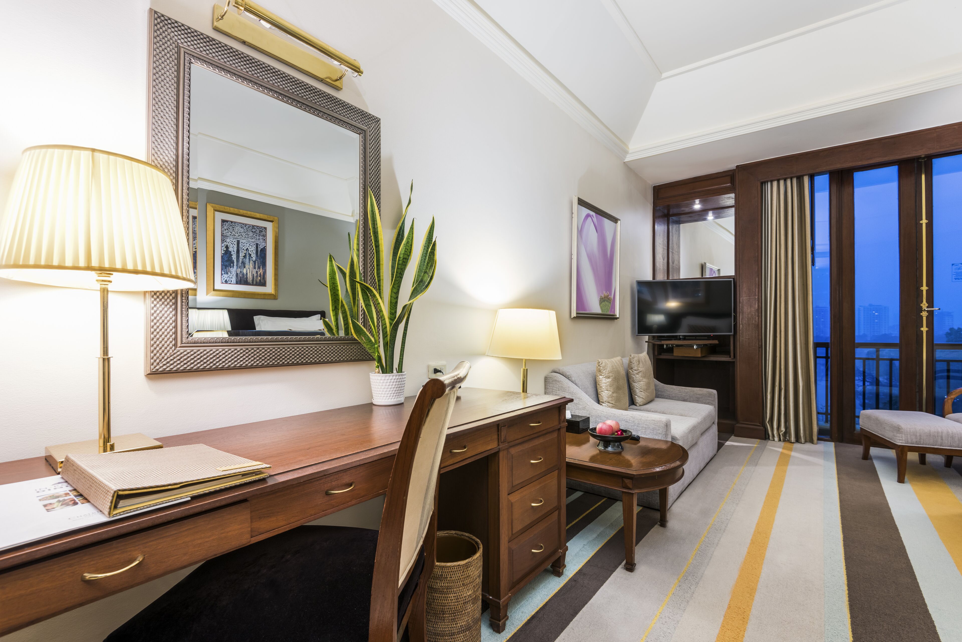 premier deluxe lake or pagoda view twin bed | 1 bedroom, down duvets, free minibar, in-room safe