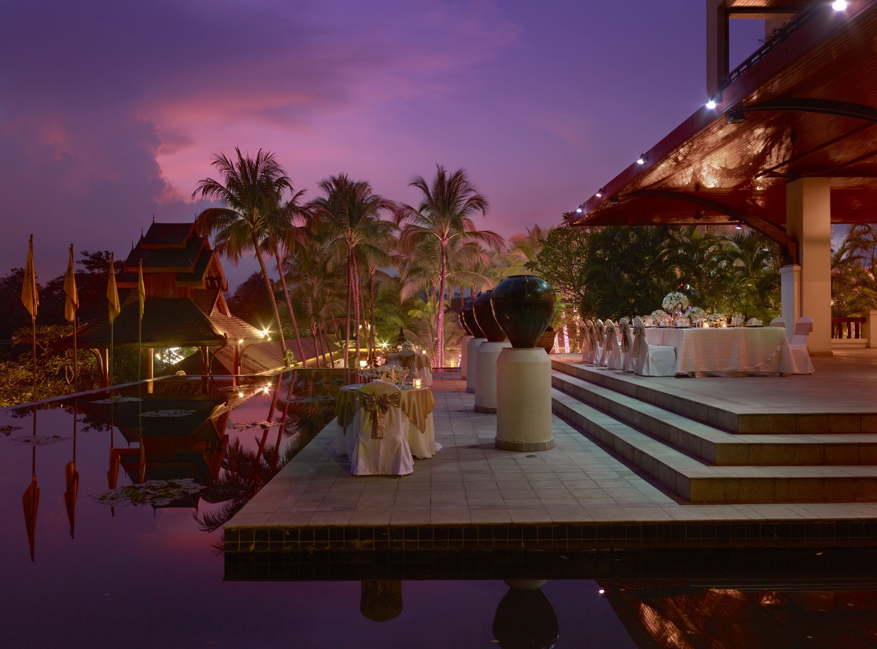 2 restaurants, breakfast, lunch served; local and international cuisine 