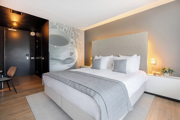 Premium bedding, in-room safe, desk, blackout curtains