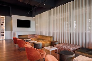 Bar (on property) - Garner Hotel Maastricht by IHG (Maastricht)