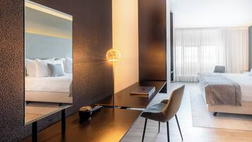 Premium bedding, in-room safe, desk, blackout drapes