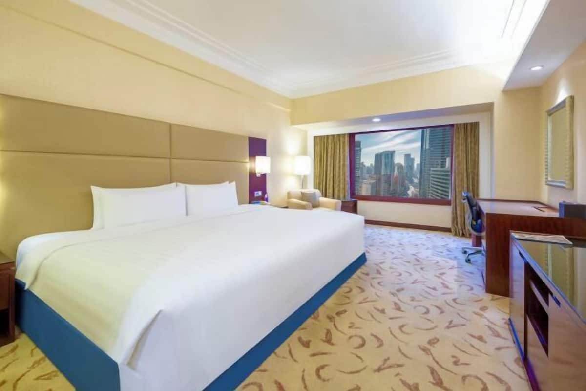 Premium bedding, minibar, in-room safe, desk