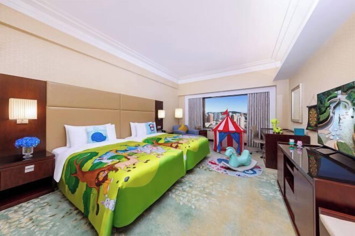 Ropa de cama de alta calidad, minibar, caja fuerte y escritorio