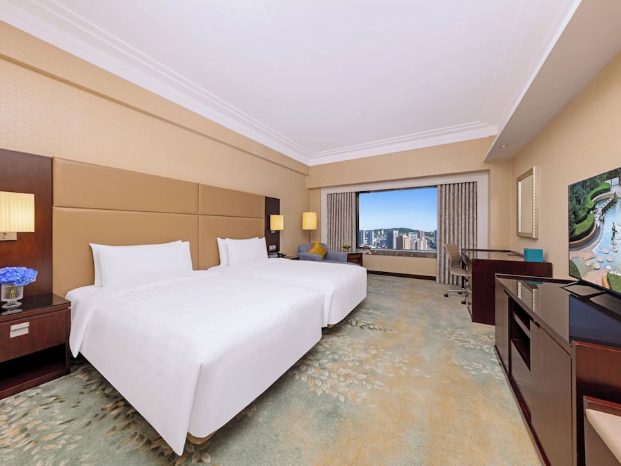 Deluxe Room, 2 Twin Beds | Premium bedding, minibar, in-room safe, desk