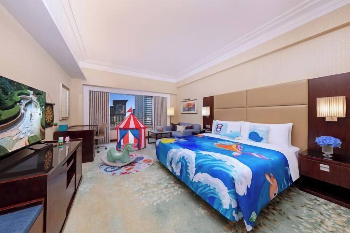 Ropa de cama de alta calidad, minibar, caja fuerte y escritorio