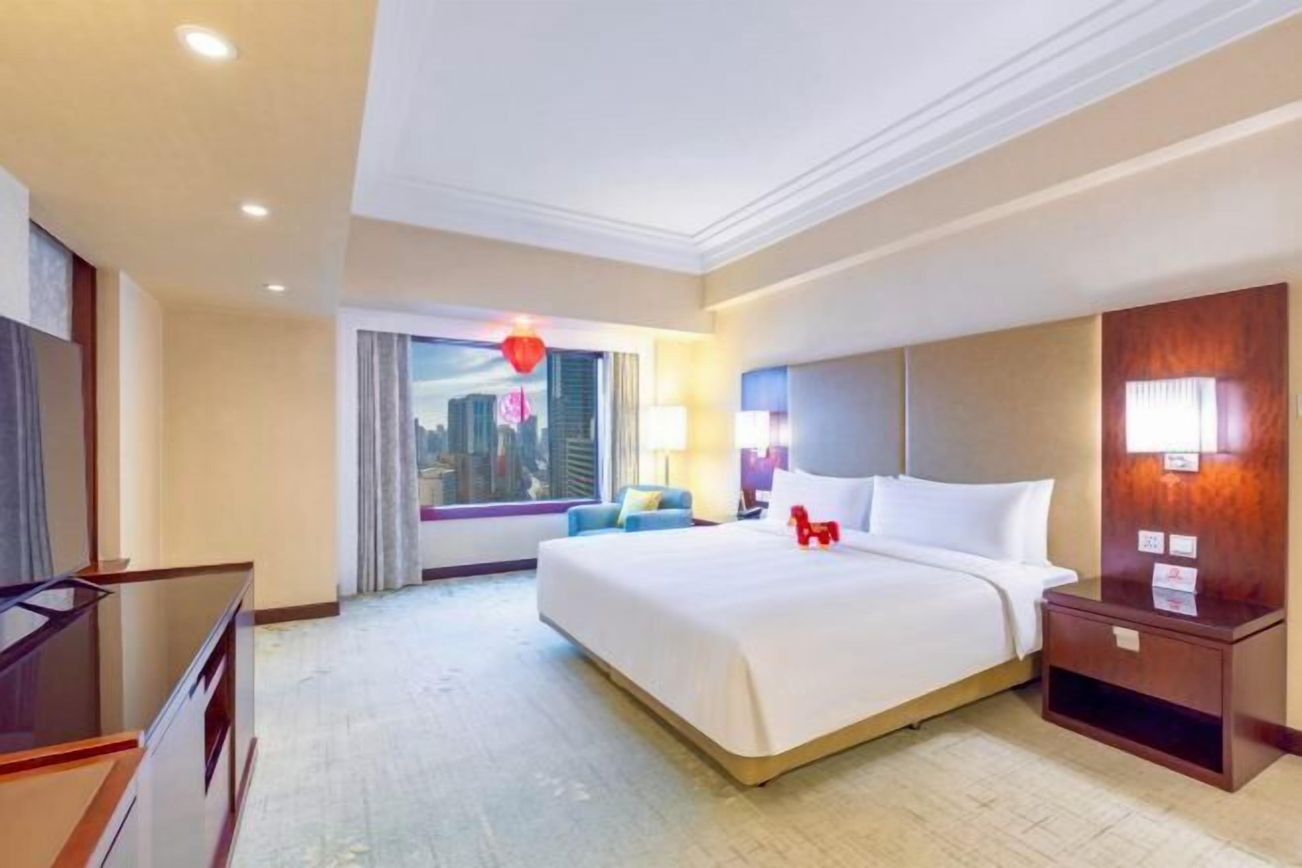 Premium bedding, minibar, in-room safe, desk