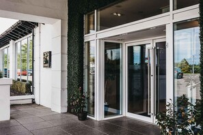 Exterior - The Fenwick Hotel (Kilmarnock)