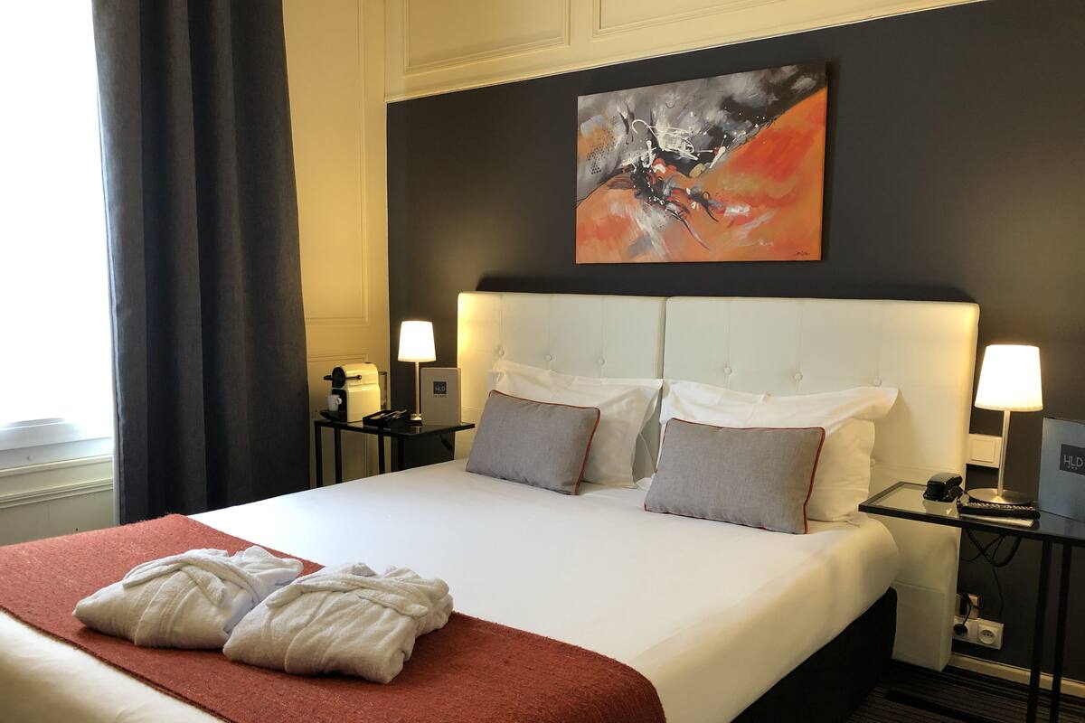 Minibar, in-room safe, desk, blackout curtains