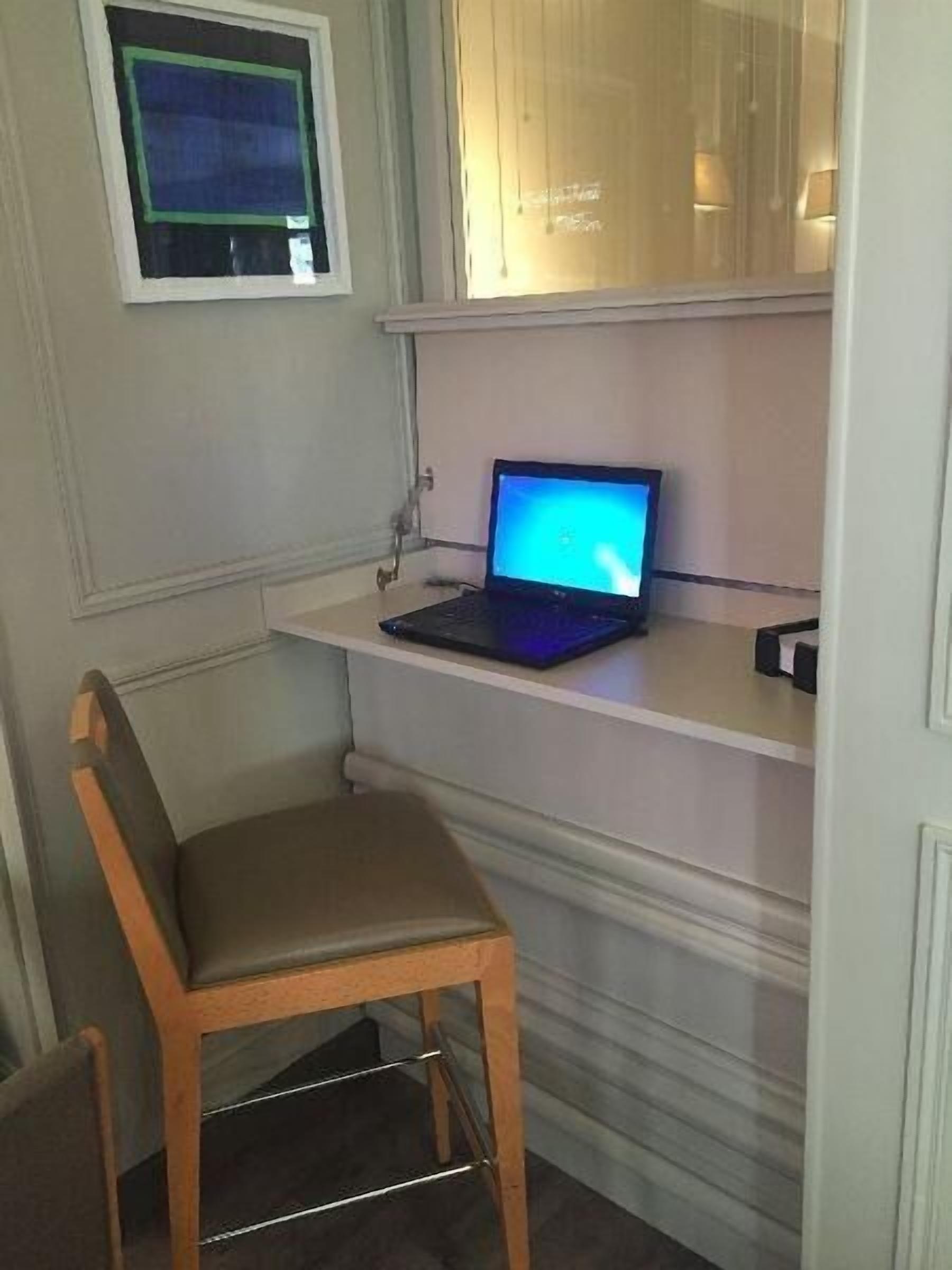 minibar, in-room safe, desk, blackout curtains