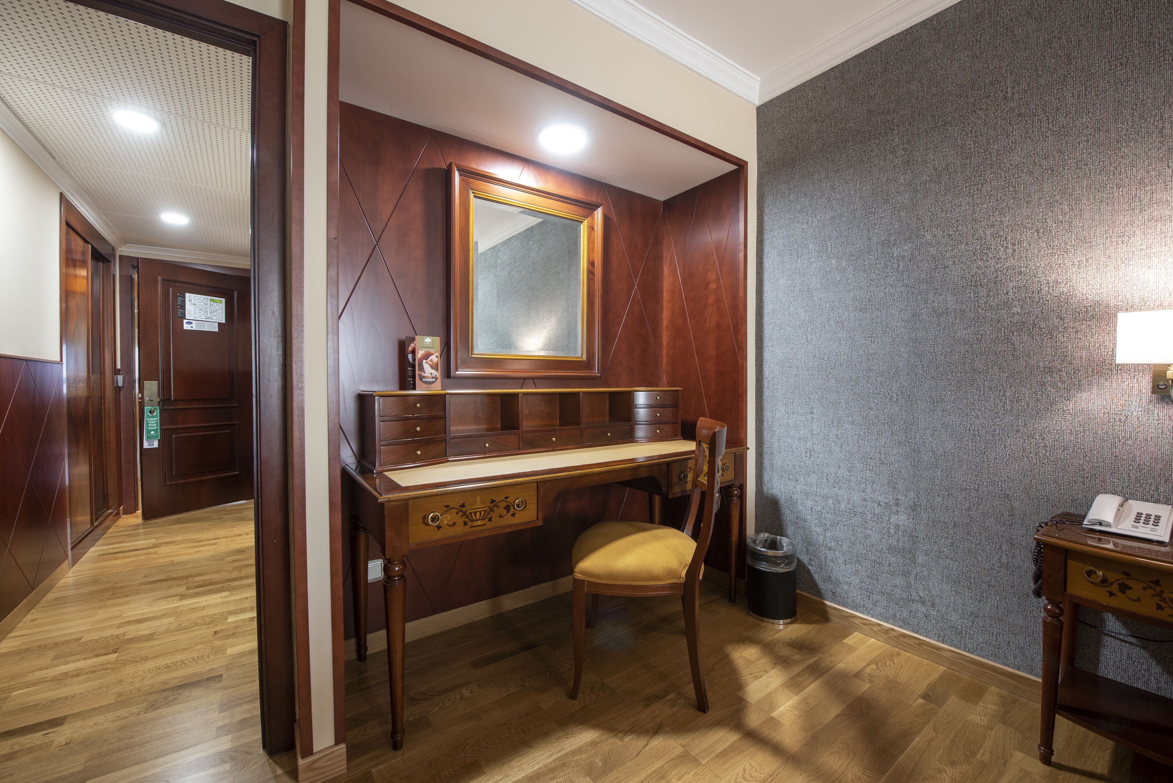 standard double room | hypo-allergenic bedding, minibar, in-room safe, individually furnished