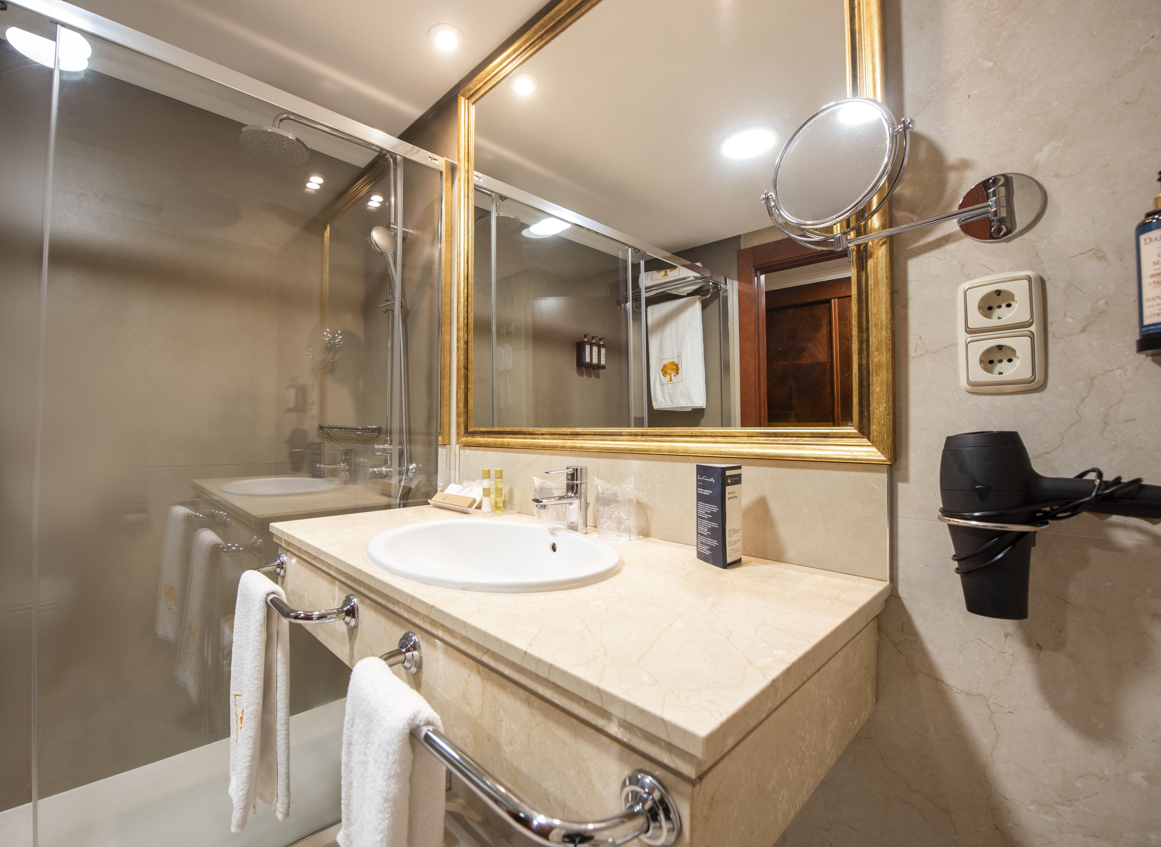 standard double room | bathroom | bathtub, designer toiletries, hair dryer, bidet