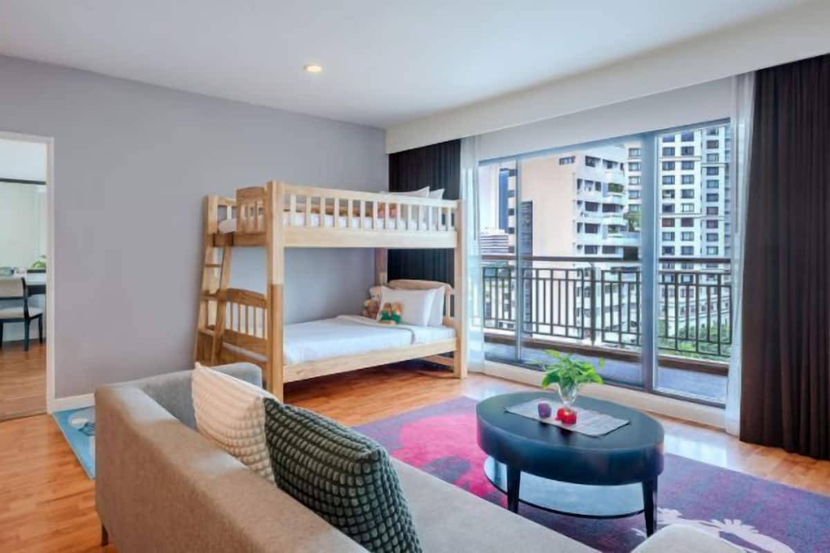 1 bedroom, in-room safe, desk, laptop workspace
