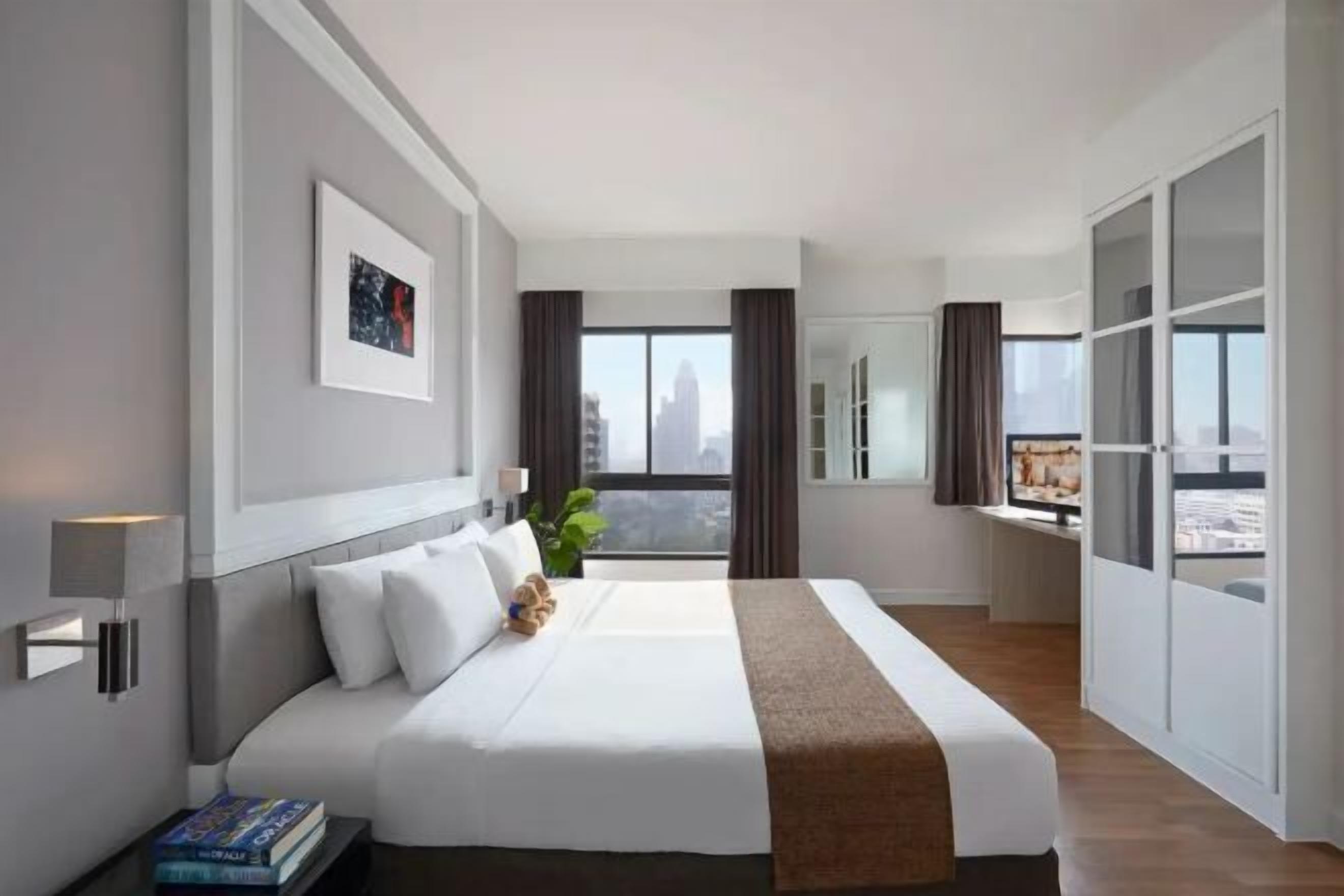 In-room safe, desk, laptop workspace, soundproofing