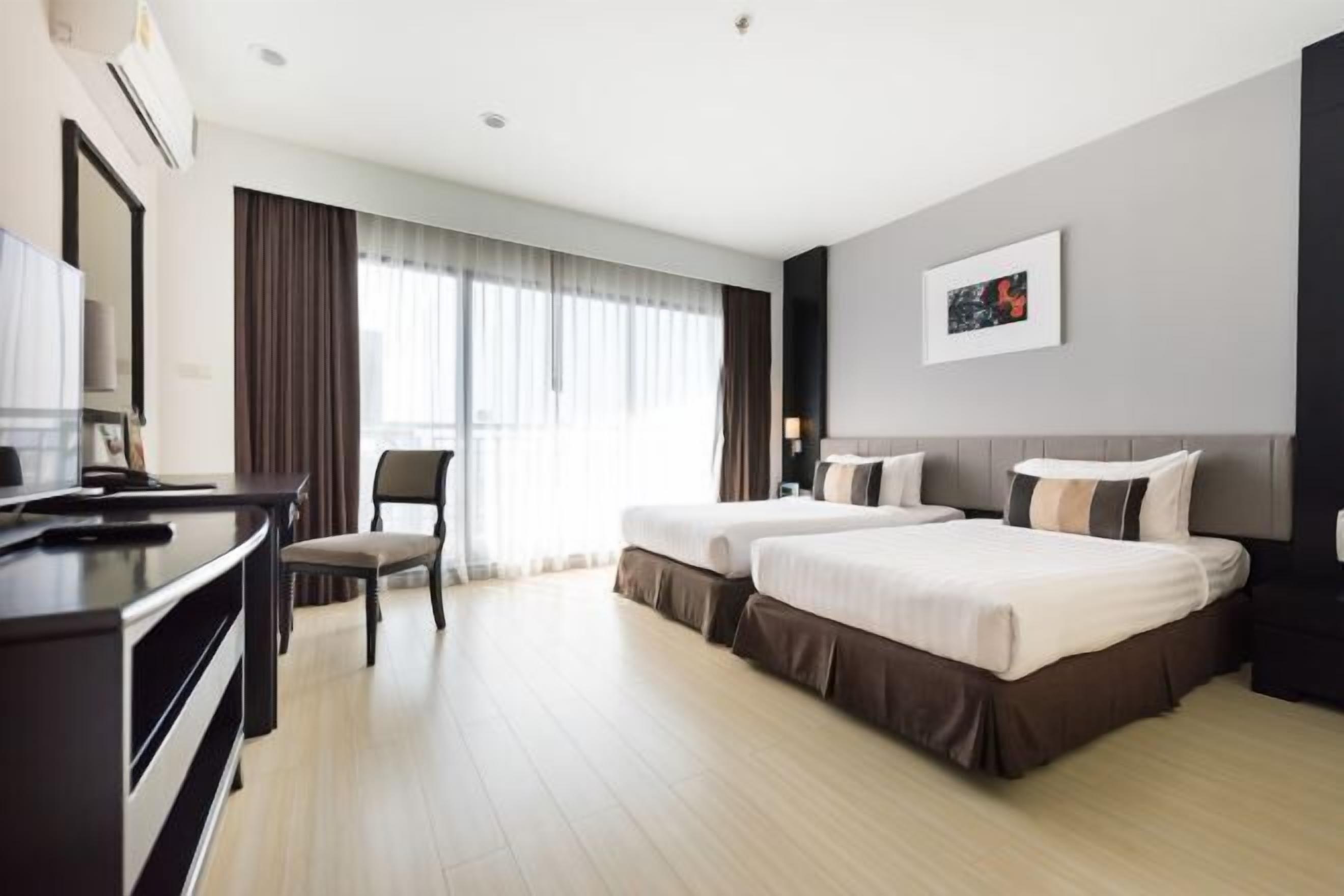 In-room safe, desk, laptop workspace, soundproofing