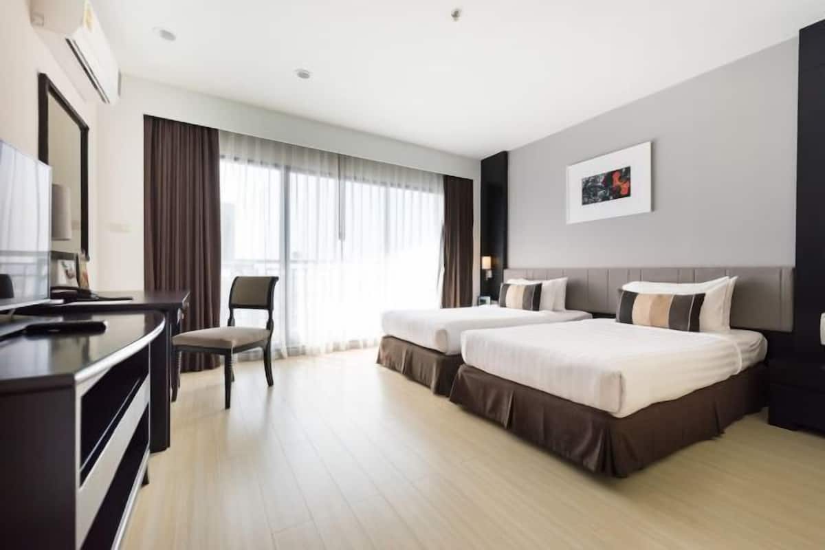 In-room safe, desk, laptop workspace, soundproofing