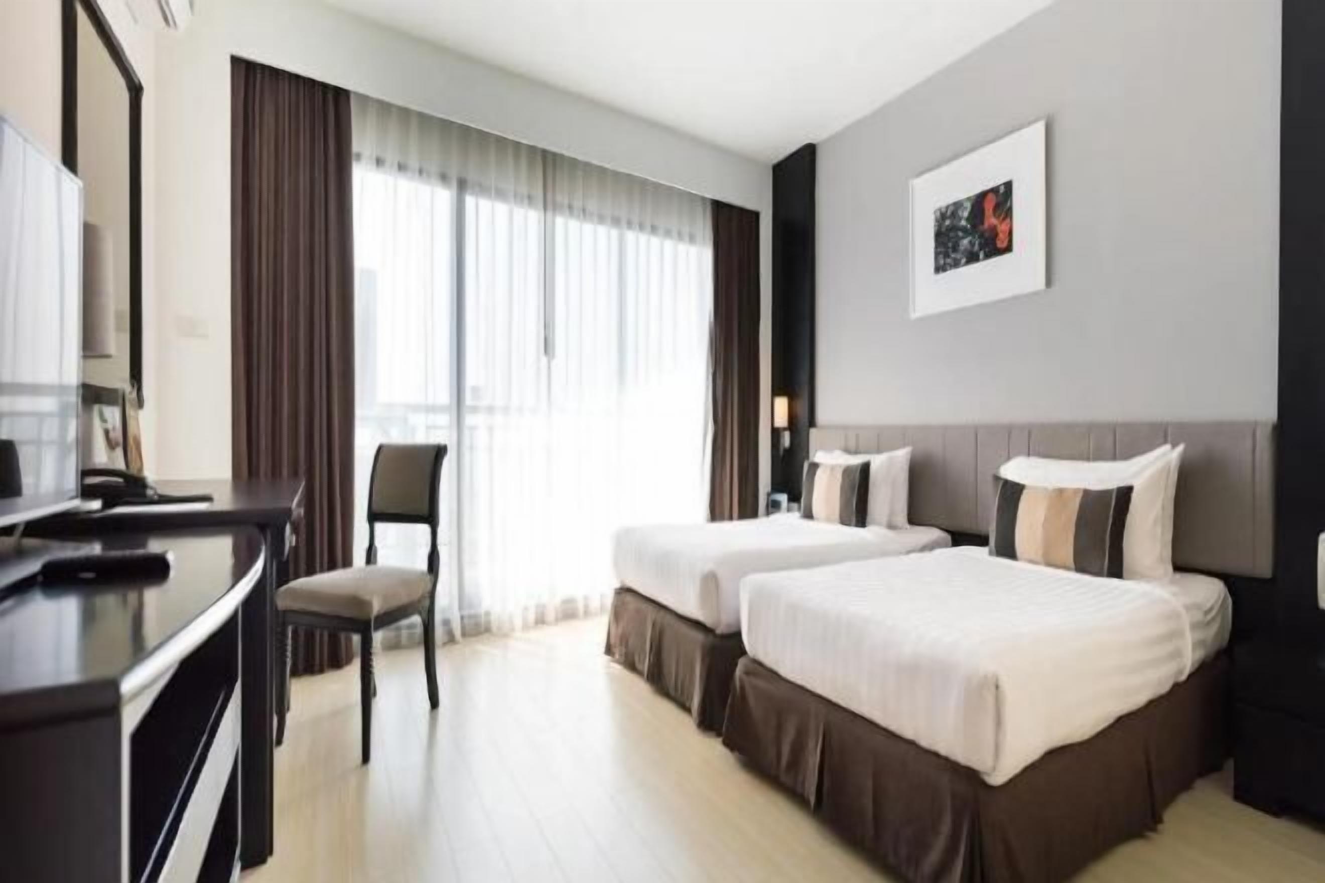 In-room safe, desk, laptop workspace, soundproofing