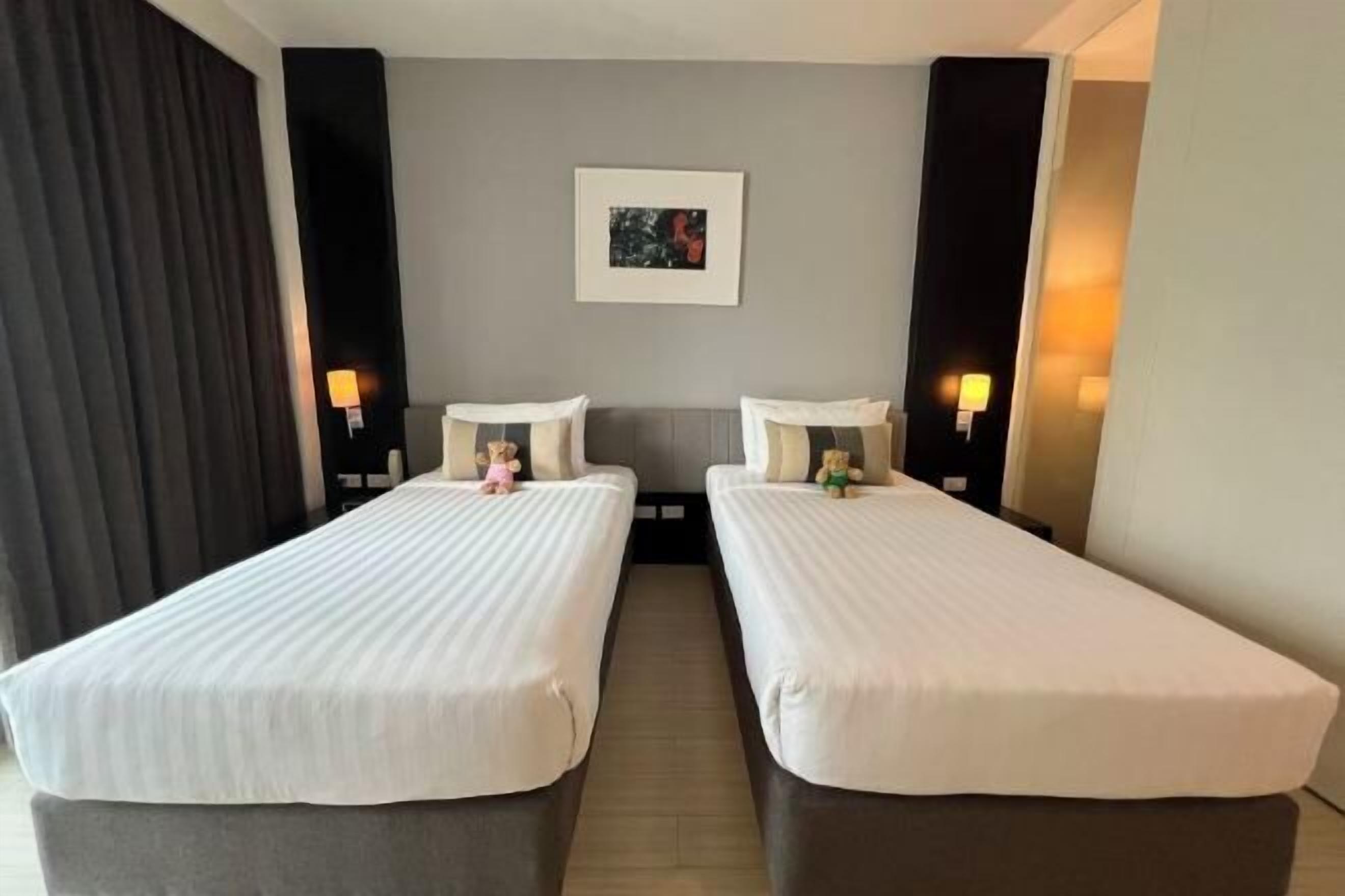 In-room safe, desk, laptop workspace, soundproofing