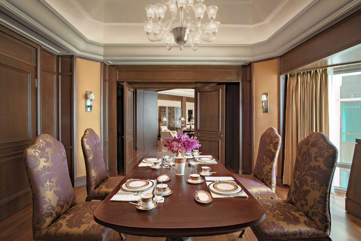 Suite (The Peninsula) | Dining room